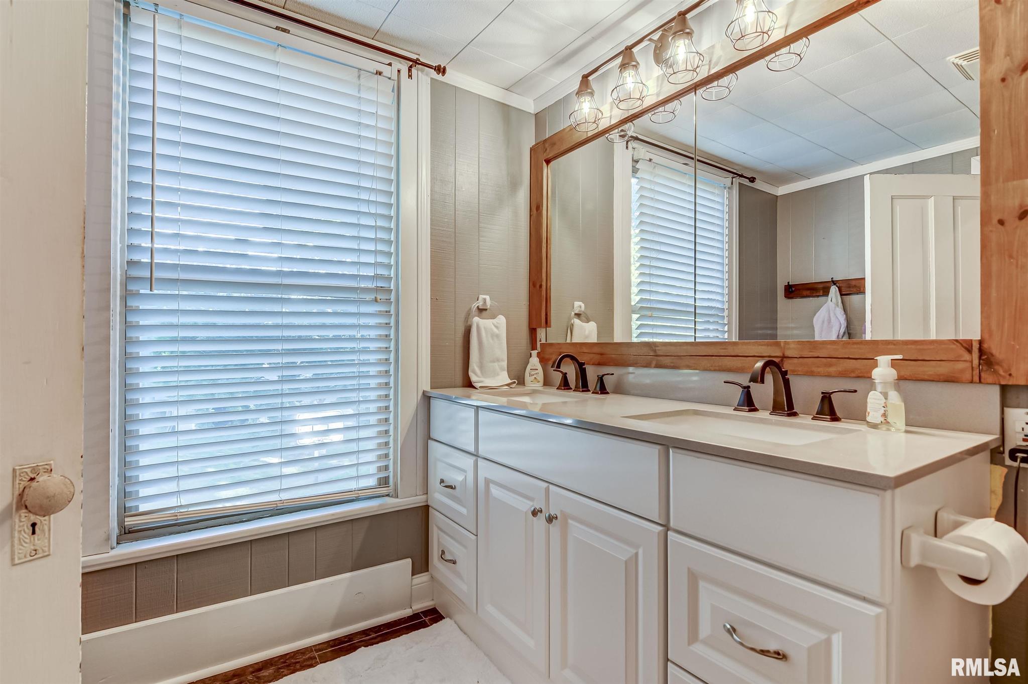 356 North Walnut Street Rochester, IL 62563 - Photo 46 of 50