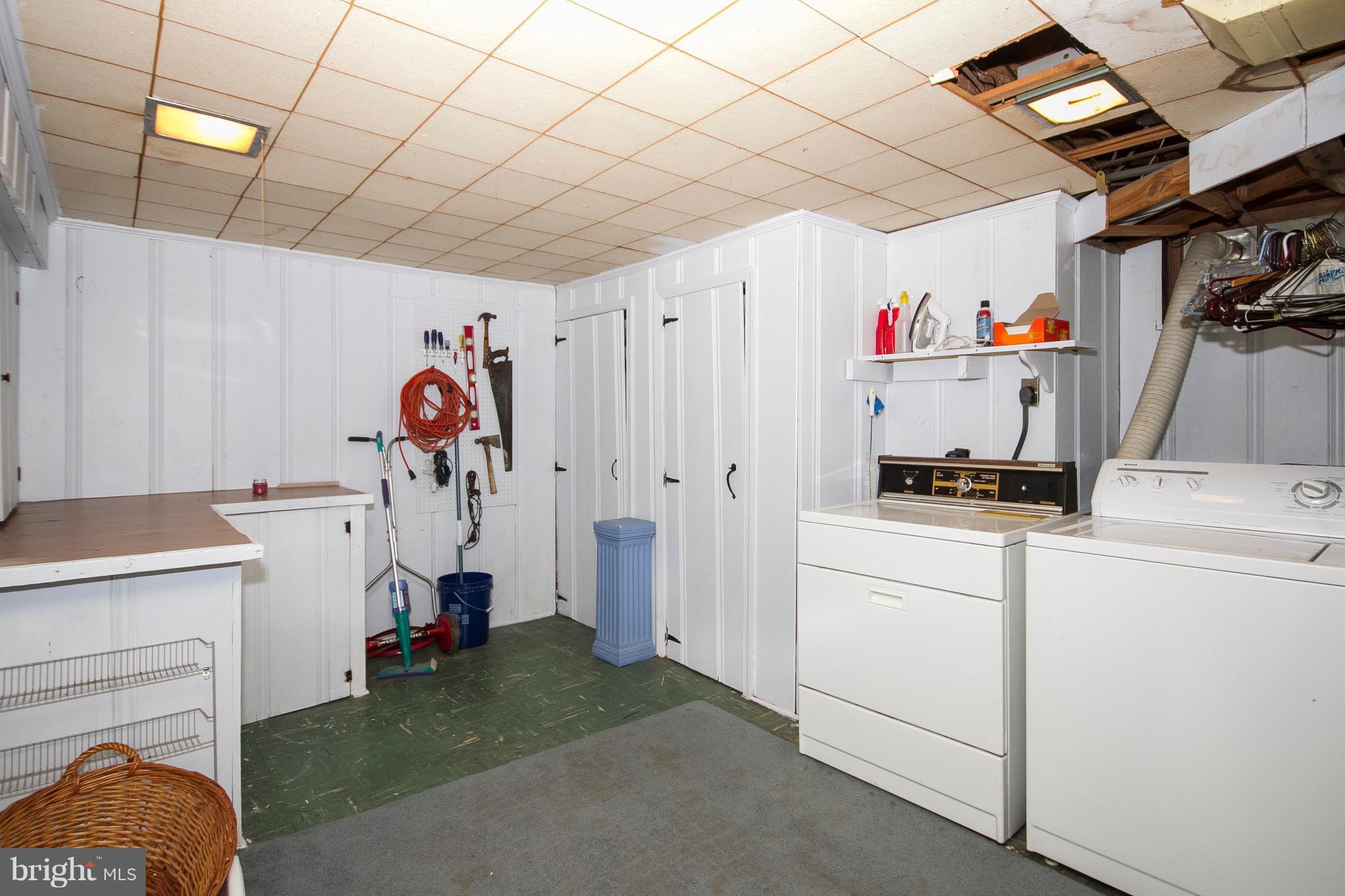 1809 Glen Ridge Road Towson, MD 21286 - Photo 25 of 30 a utility room with dryer and washer