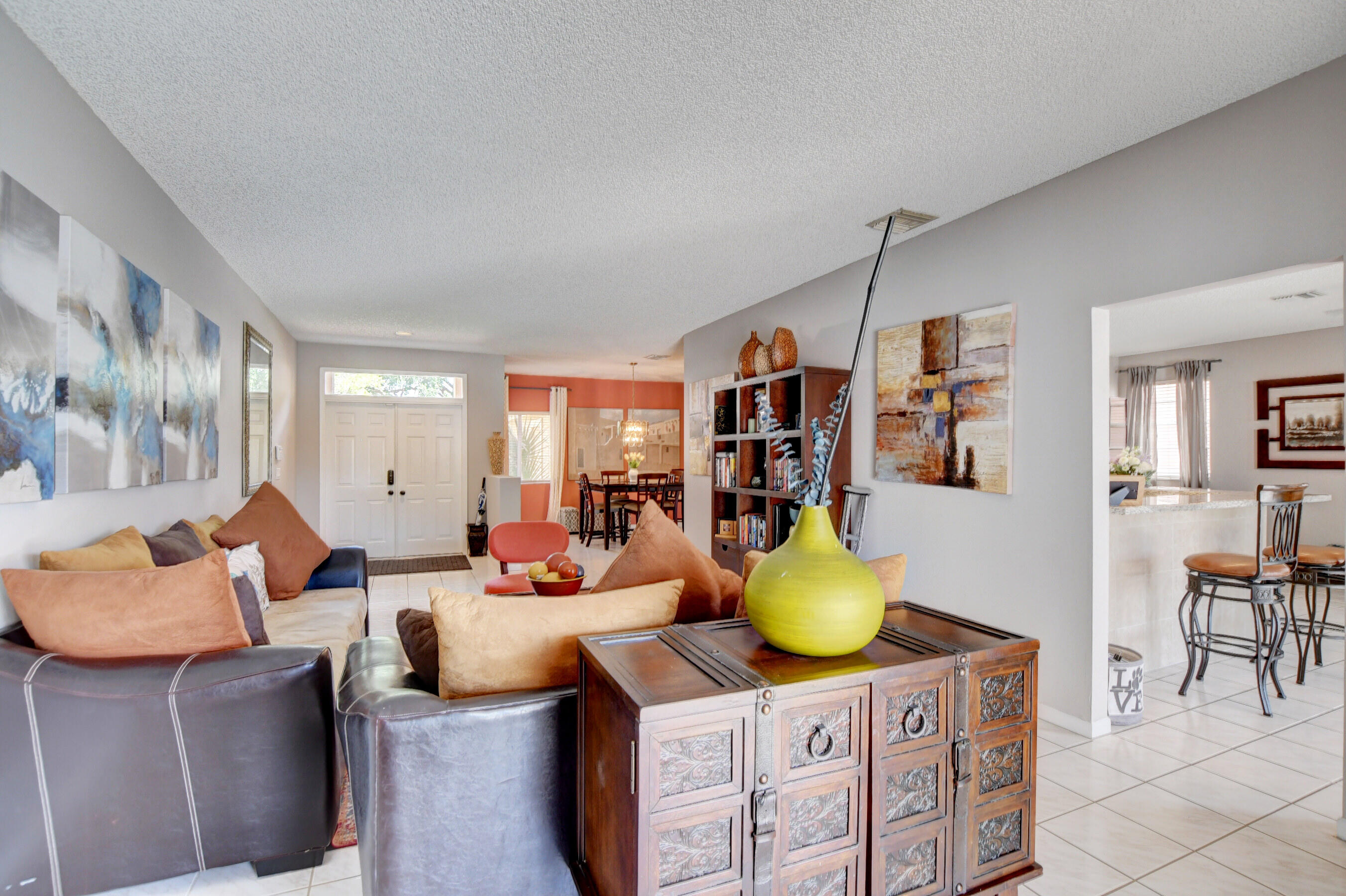 10468 Sunstream Lane Boca Raton, FL 33428 - Photo 8 of 50 Living room