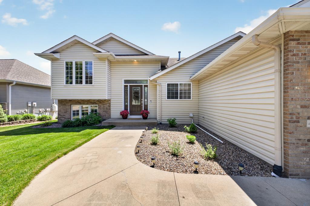480 Manor Ridge Drive Northwest Rochester, MN 55901 - Photo 2 of 45 Gallery Image 2