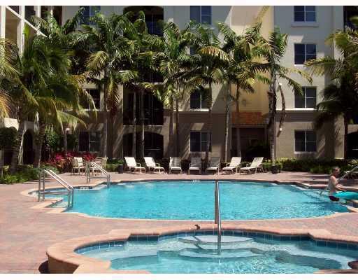 1660 Renaissance Commons Boulevard, Unit 2621 Boynton Beach, FL 33426 - Photo 4 of 23 20191110150443190294000000-o