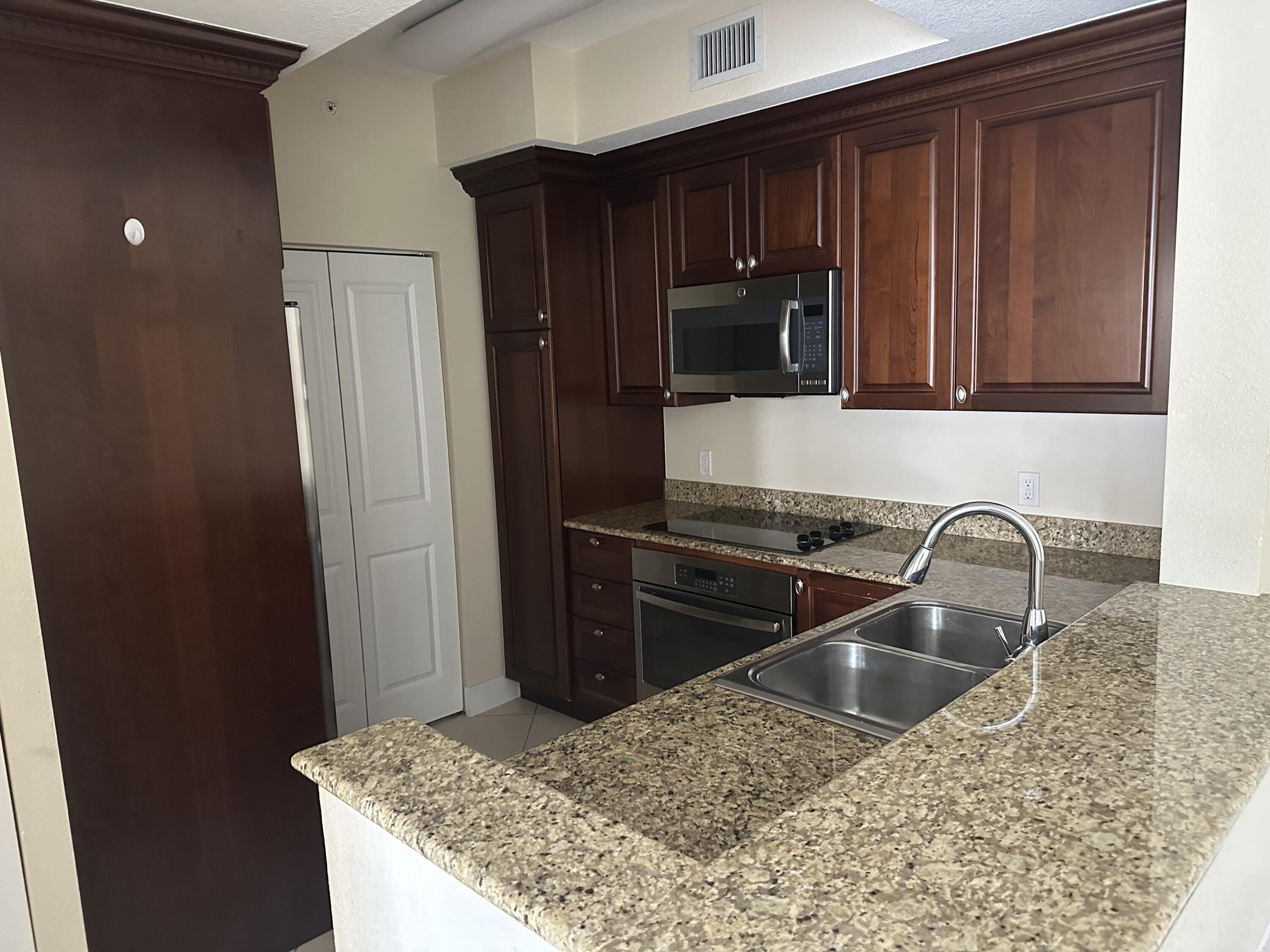 1660 Renaissance Commons Boulevard, Unit 2621 Boynton Beach, FL 33426 - Photo 7 of 23 IMG_1370