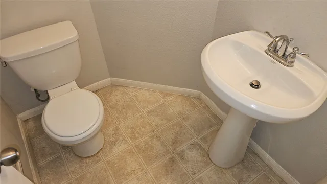 $1,595 | 17030 Amarose Drive, Houston, TX 77090