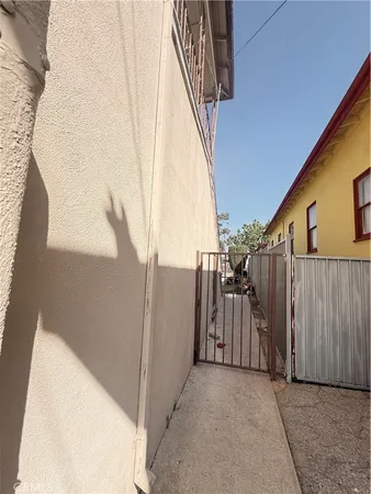 $1,900 | 2431 West Beverly Boulevard, Montebello, CA 90640