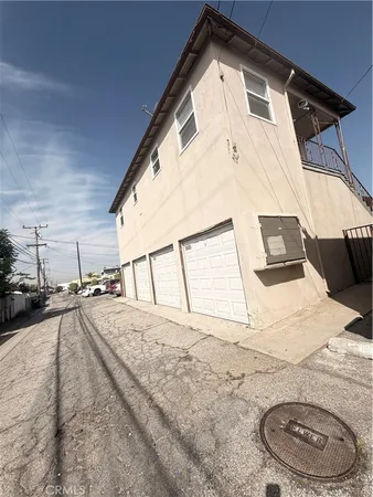 $1,900 | 2431 West Beverly Boulevard, Montebello, CA 90640