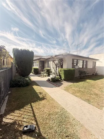 $1,900 | 2431 West Beverly Boulevard, Montebello, CA 90640