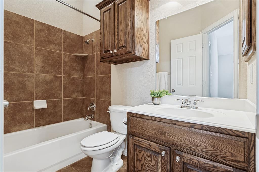 1803 Caprock Road Allen, TX 75002 - Photo 24 of 32 Secondary Full bath