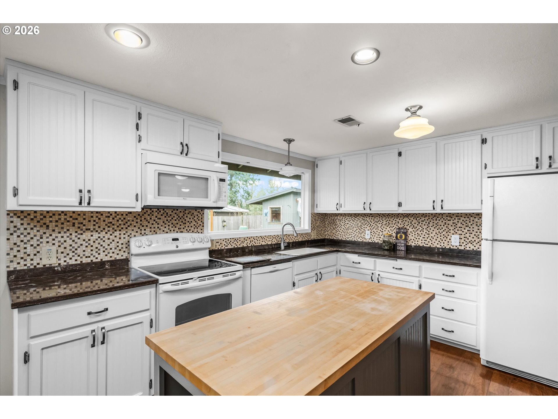 5621 C Street Springfield, OR 97478 - Photo 11 of 37 Kitchen