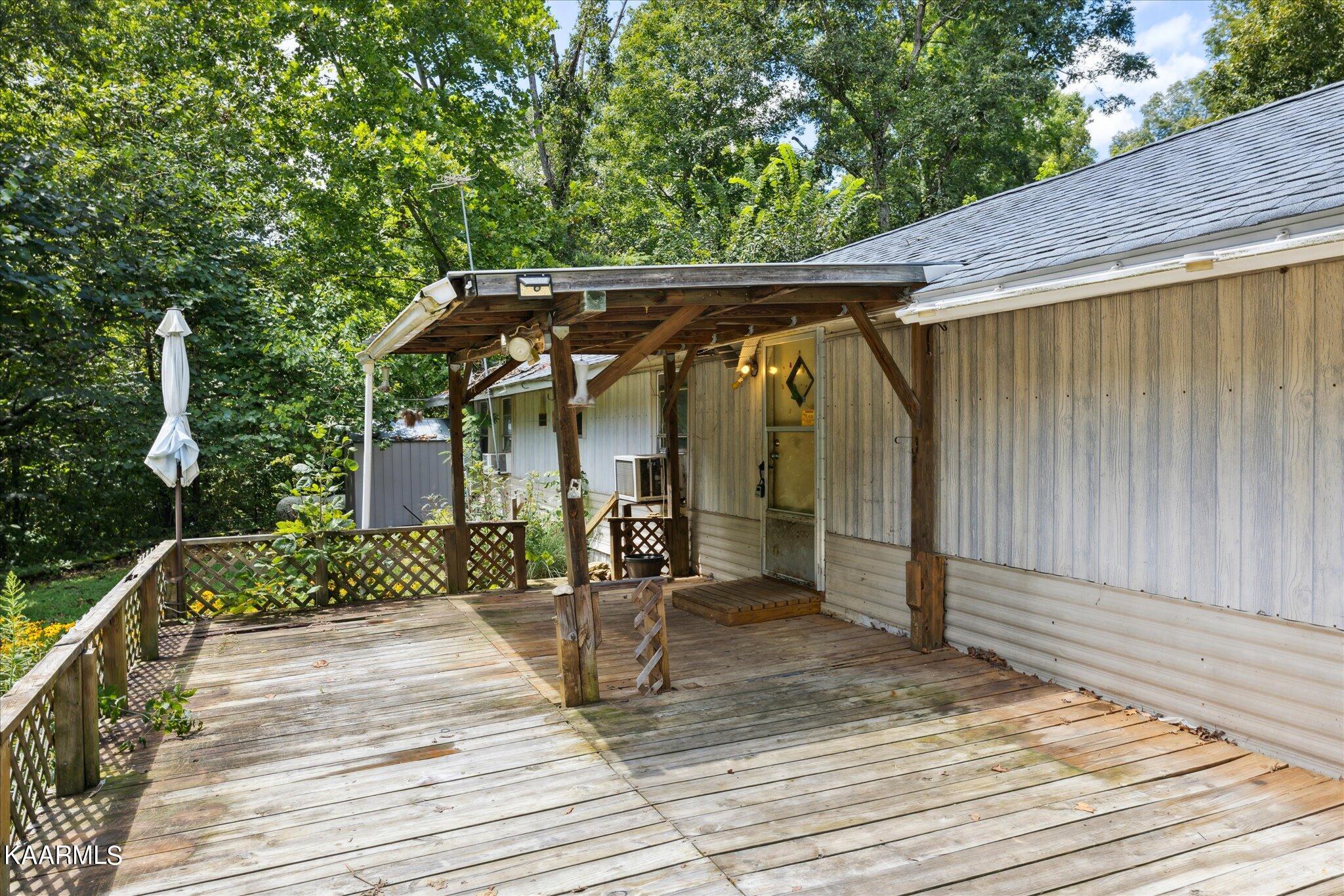 204 Hardin Road Kodak, TN 37764 - Photo 3 of 21 04-IMG_0151