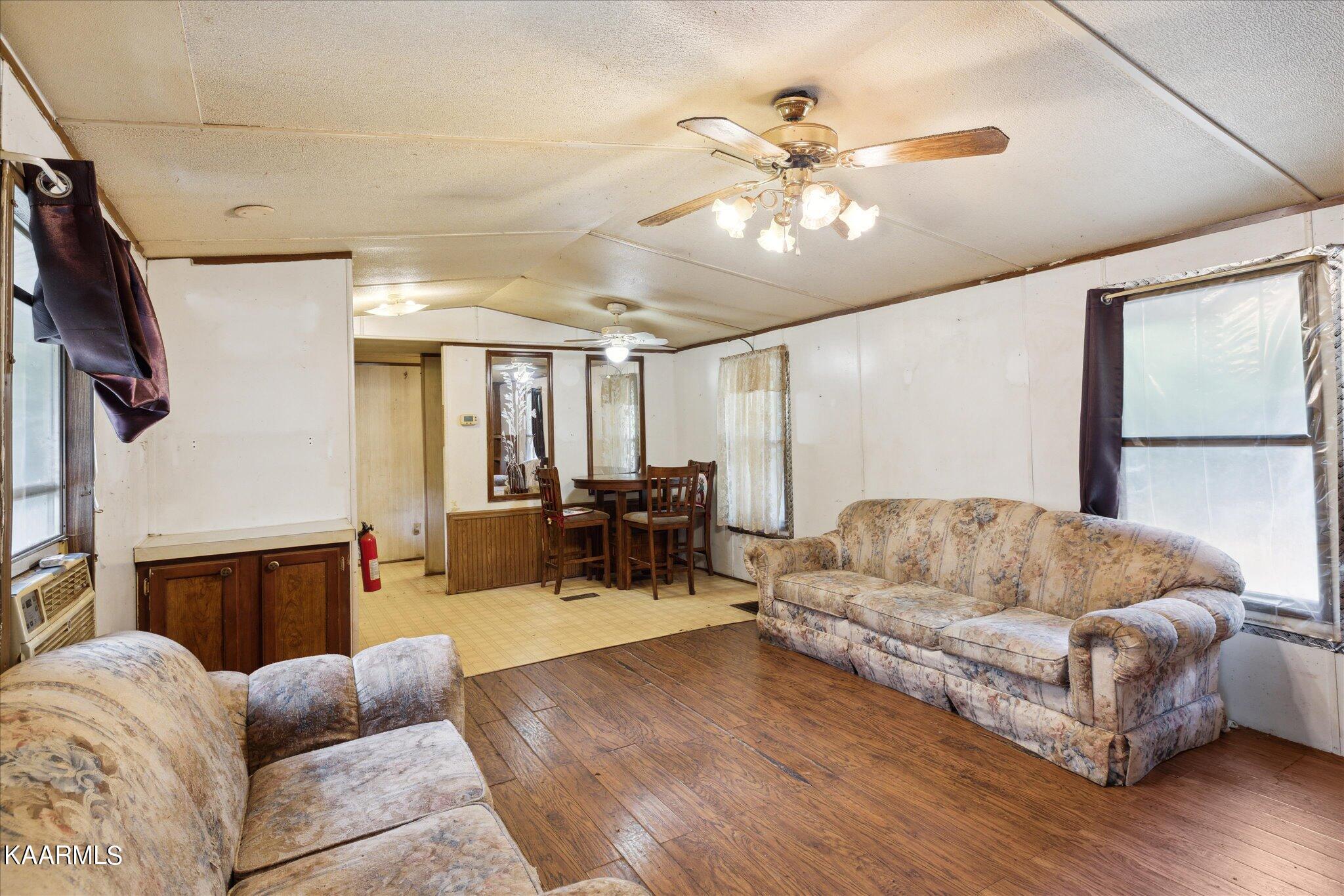204 Hardin Road Kodak, TN 37764 - Photo 5 of 21 06-IMG_0161