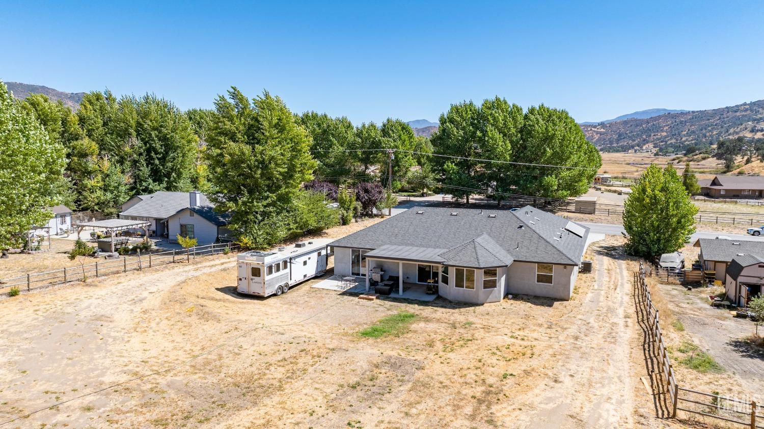 Undisclosed Address Tehachapi, CA 93561 - Photo 35 of 41 a view of a house with yard and sitting area