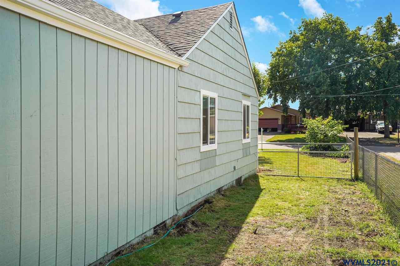 1321 Filbert Street Lebanon, OR 97355 - Photo 33 of 38 Gallery Image 33