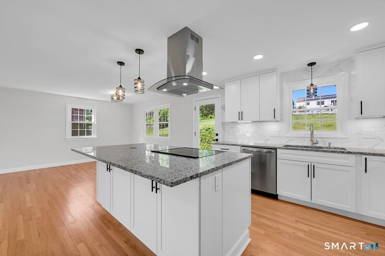 129 Midwell Road Wethersfield, CT 06109 - Photo 5 of 28 A chef's delight!