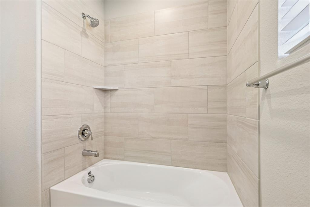 2629 Grand Cyn Street Anna, TX 75409 - Photo 31 of 40 Photo is not of the actual home, but is an inspirational photo of builder’s model home and may depict options, furnishings, and/or decorator features that are not included.