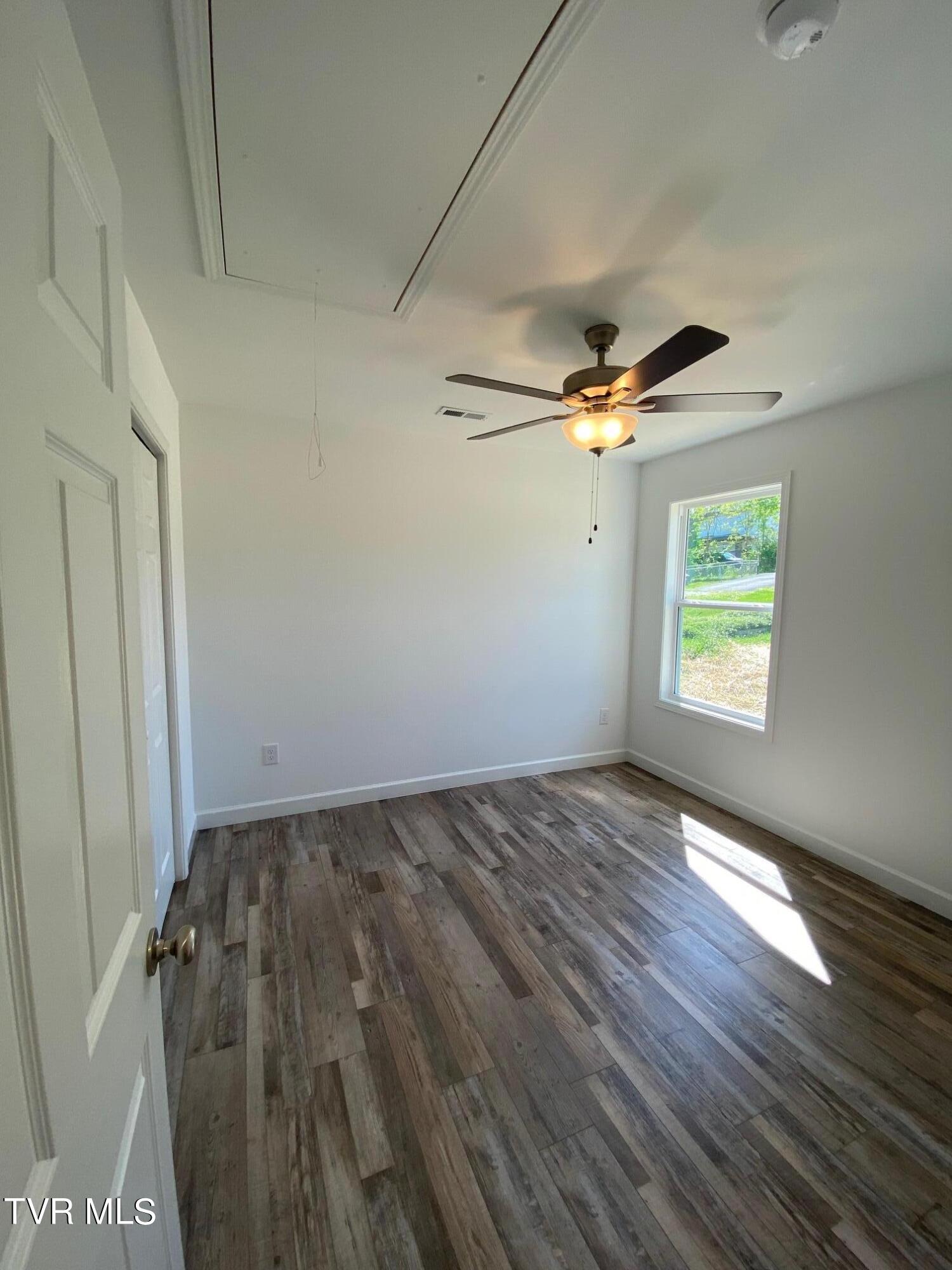 827 Hamilton Street Johnson City, TN 37604 - Photo 25 of 32 IMG_0704