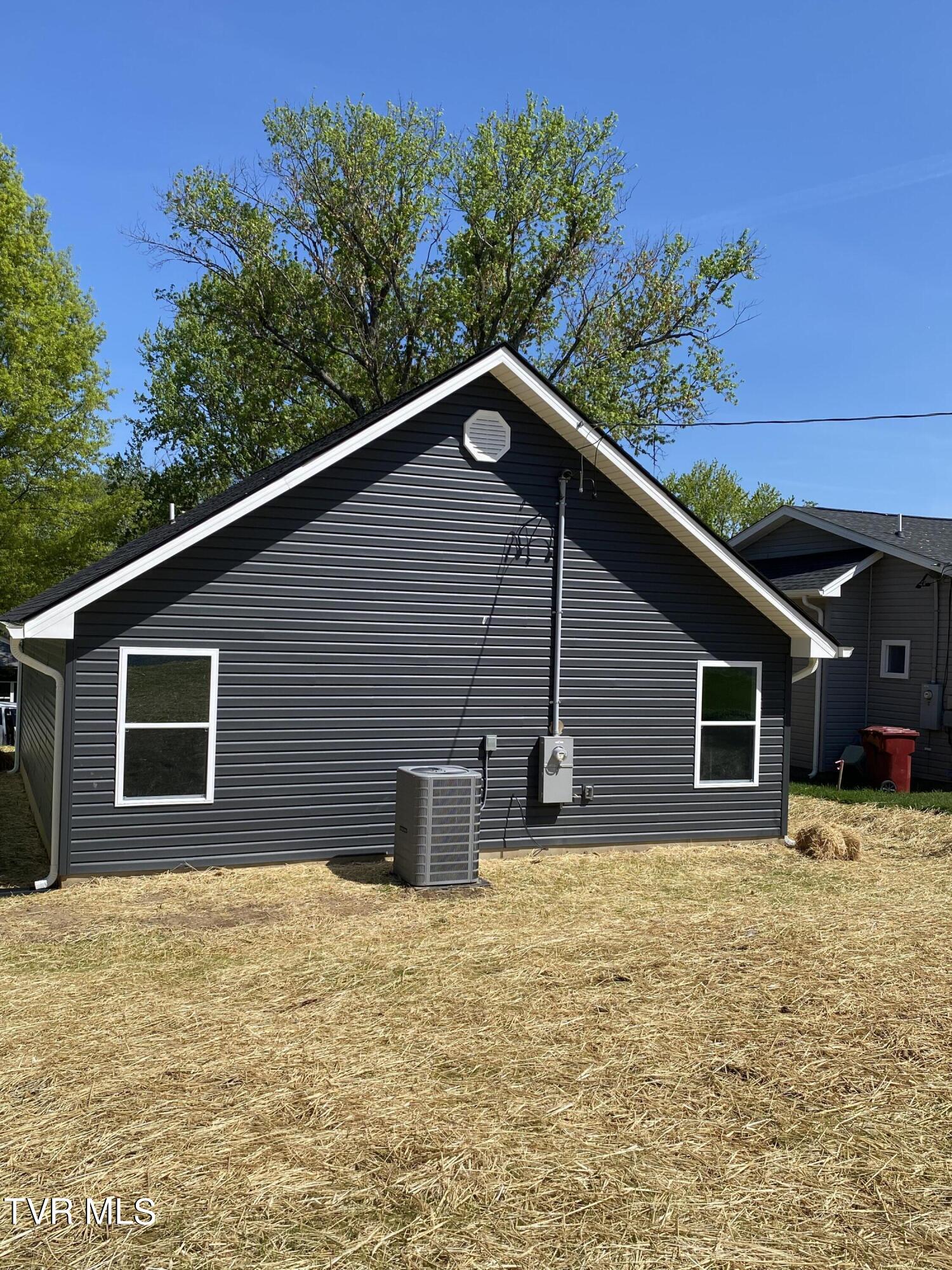 827 Hamilton Street Johnson City, TN 37604 - Photo 30 of 32 IMG_0719