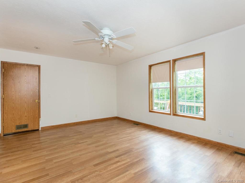 79 Edwards Road Fairview, NC 28730 - Photo 16 of 36 Gallery Image 16