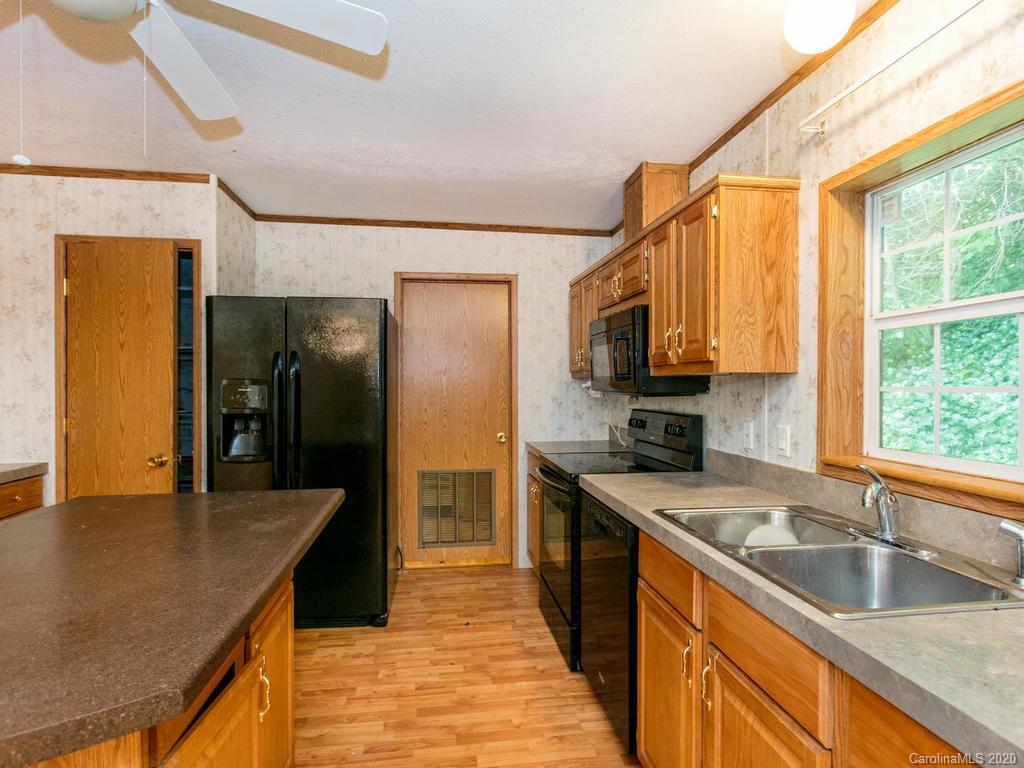 79 Edwards Road Fairview, NC 28730 - Photo 6 of 36 Gallery Image 6