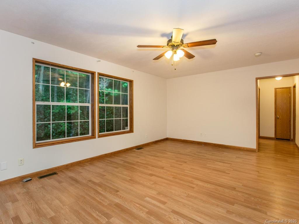 79 Edwards Road Fairview, NC 28730 - Photo 9 of 36 Gallery Image 9