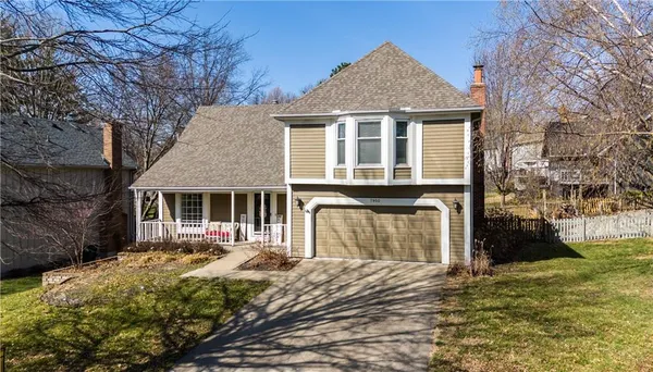 $460,000 | 7950 Acuff Lane, Lenexa, KS 66215