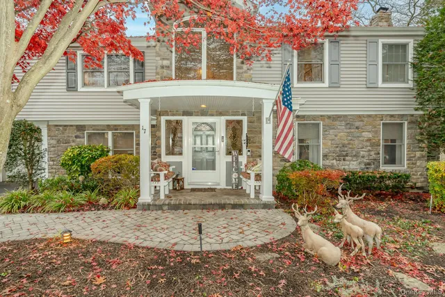 $1,199,000 | 17 Thide Court, Smithtown, NY 11787