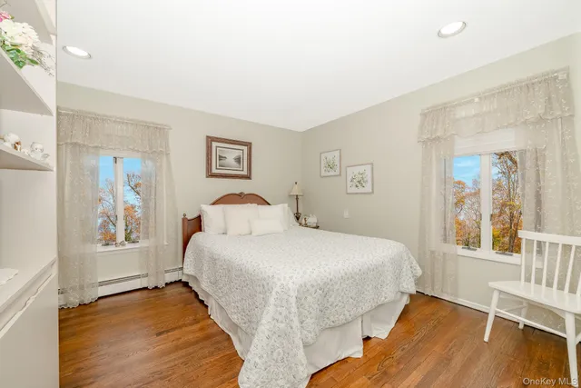 $1,300,000 | 17 Thide Court, Smithtown, NY 11787