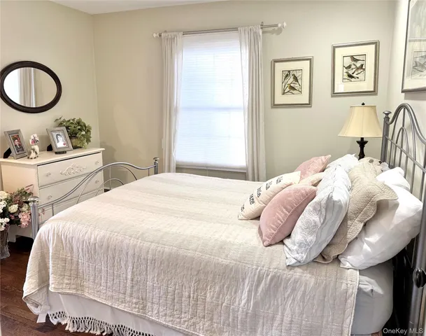 $1,300,000 | 17 Thide Court, Smithtown, NY 11787