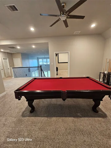 a view of empty room with window