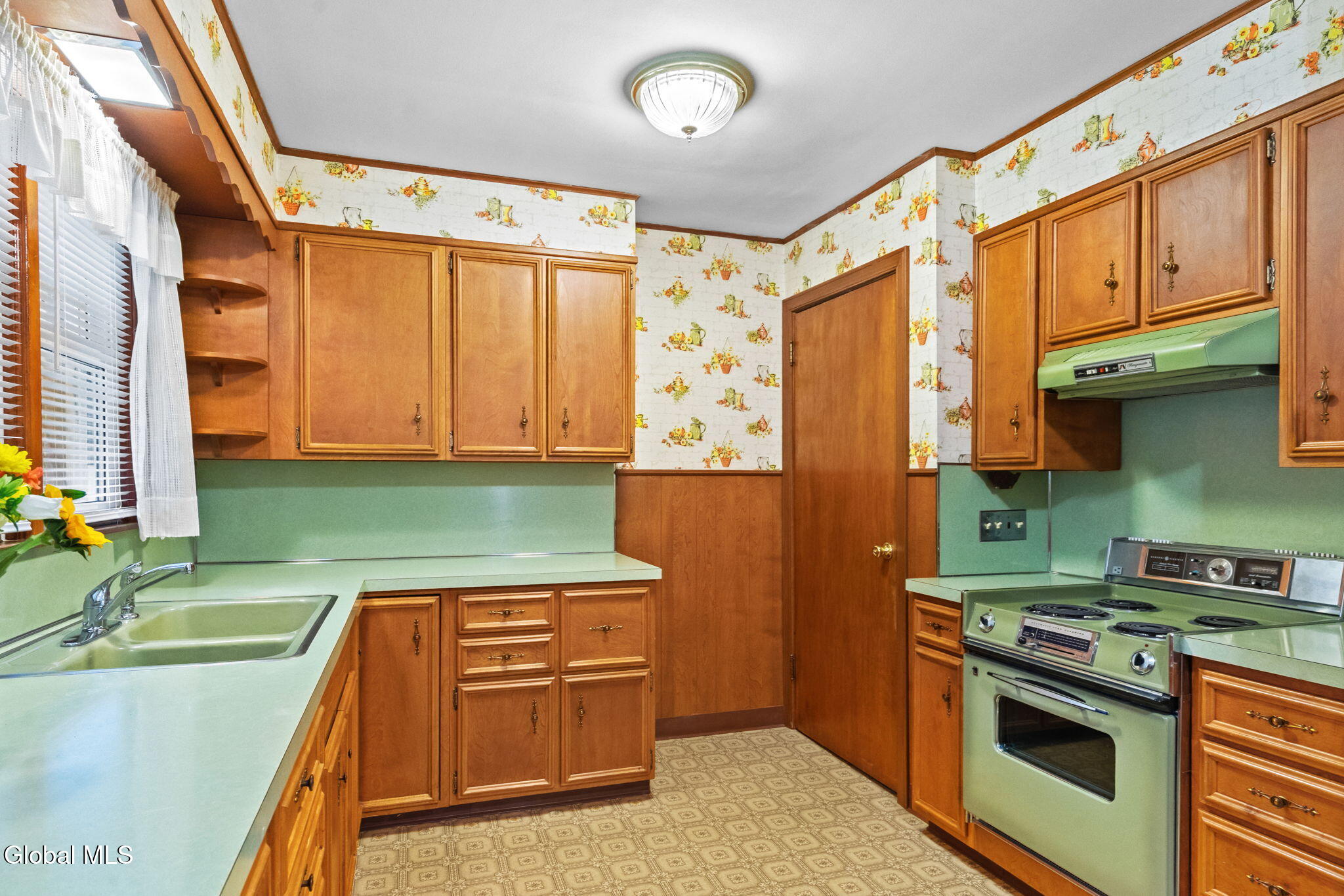 1021 Dunnsville Road Rotterdam, NY 12306 - Photo 9 of 42 9