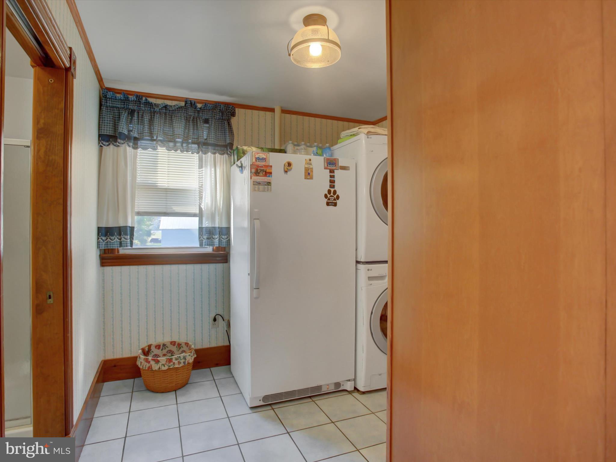 208 Hamilton Avenue Waynesboro, PA 17268 - Photo 18 of 54 Laundry on main level