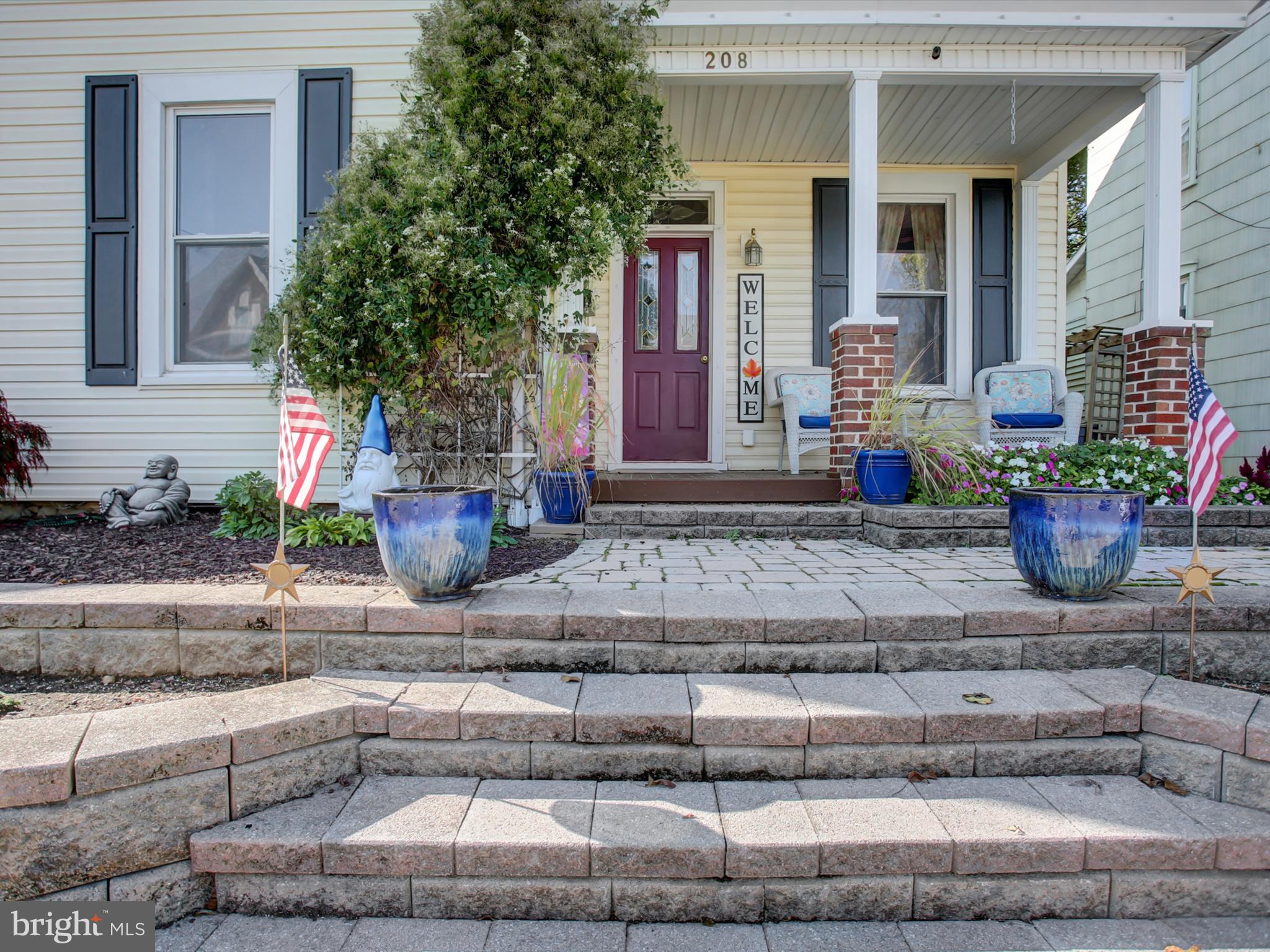 208 Hamilton Avenue Waynesboro, PA 17268 - Photo 3 of 54