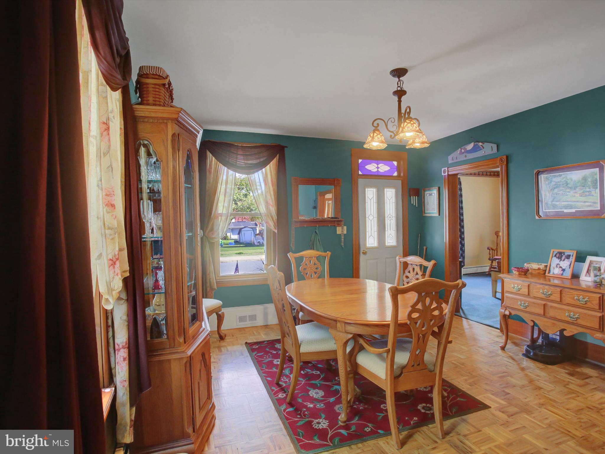 208 Hamilton Avenue Waynesboro, PA 17268 - Photo 9 of 54