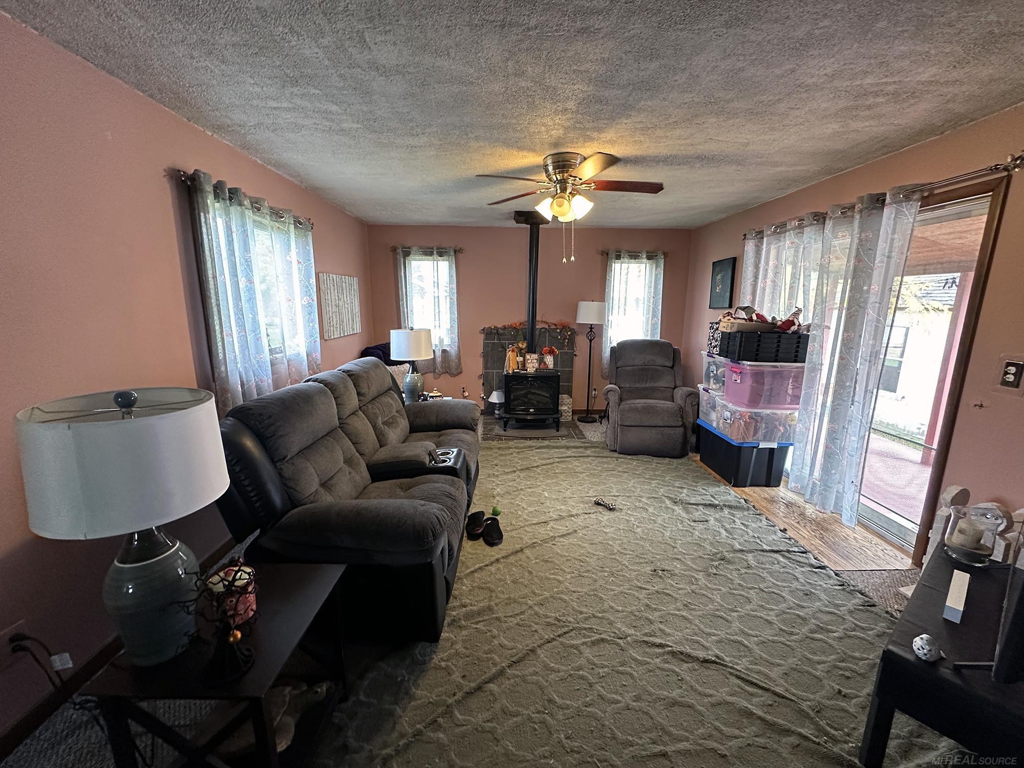 12131 Linden Road Linden, MI 48451 - Photo 15 of 24 50124223-14.JPG