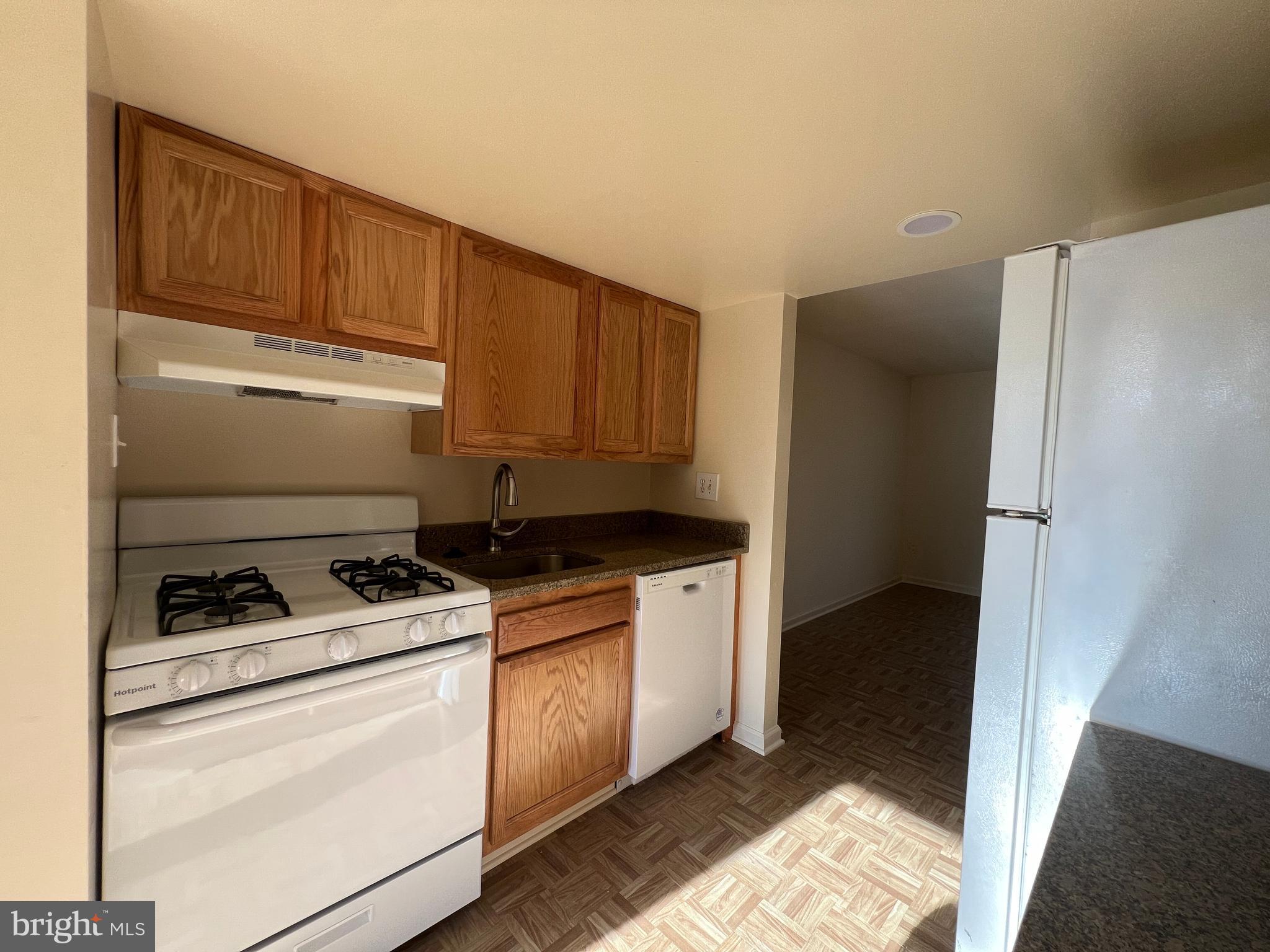 8916 Footed Ridge Columbia, MD 21045 - Photo 2 of 29