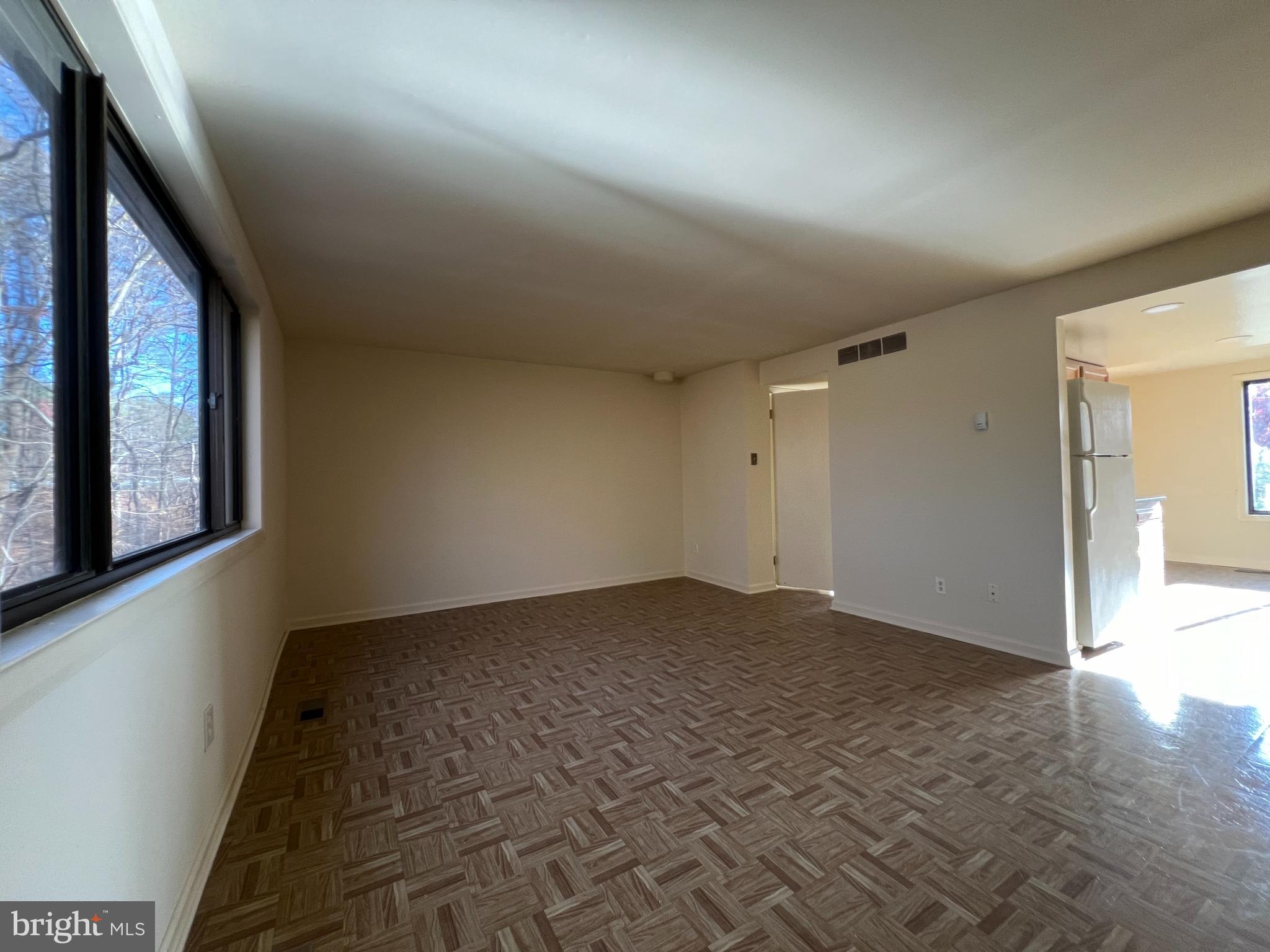 8916 Footed Ridge Columbia, MD 21045 - Photo 6 of 29 living room