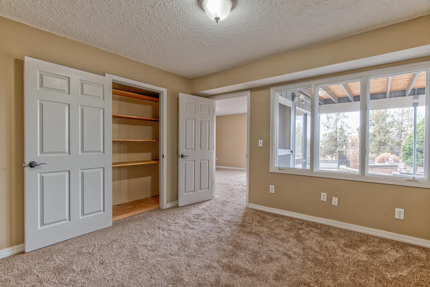 2101 Southwest Locust Way Madras, OR 97741 - Photo 40 of 50 Office