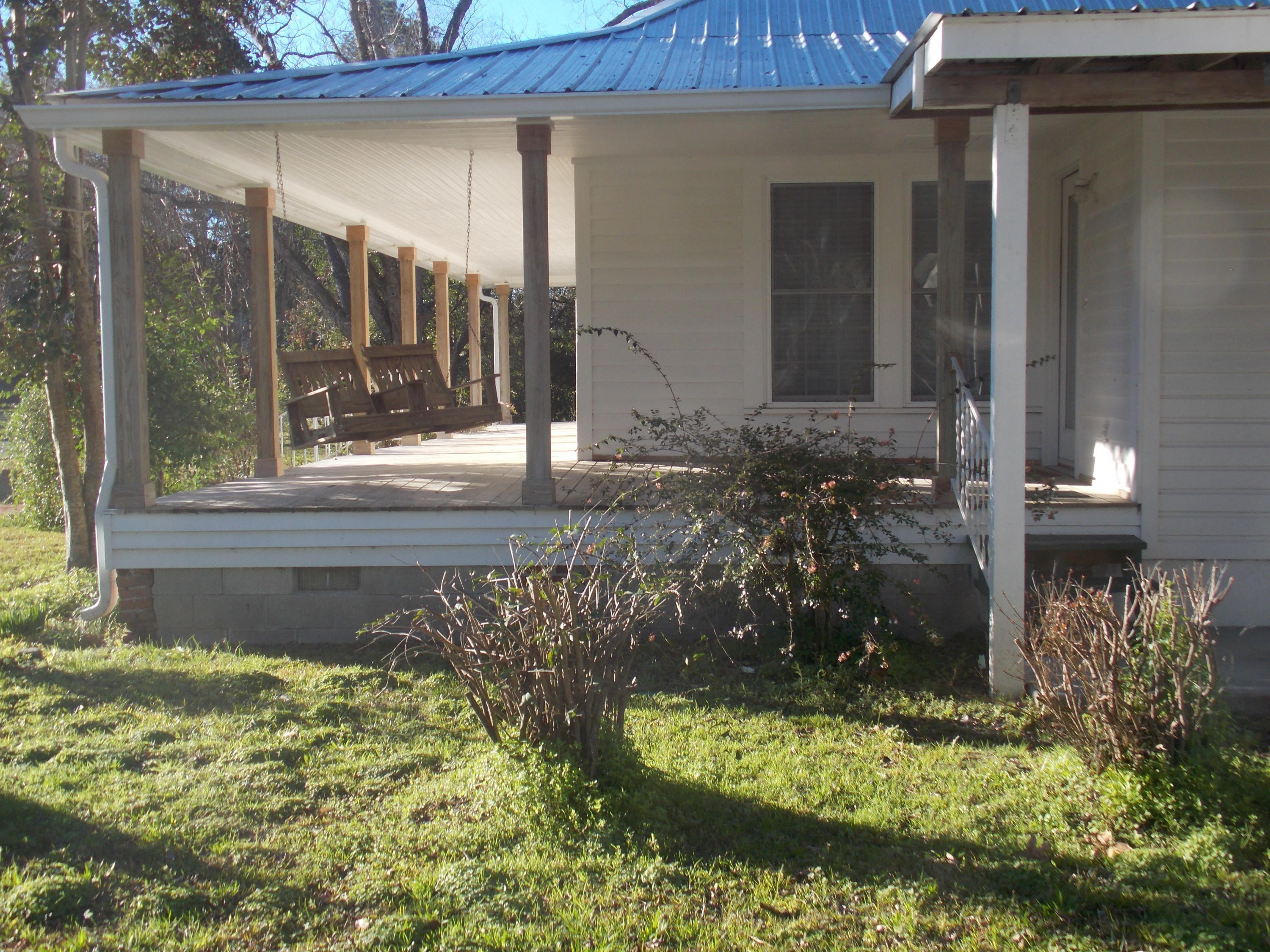 500 Raysor Street St. George, SC 29477 - Photo 3 of 18 500 B