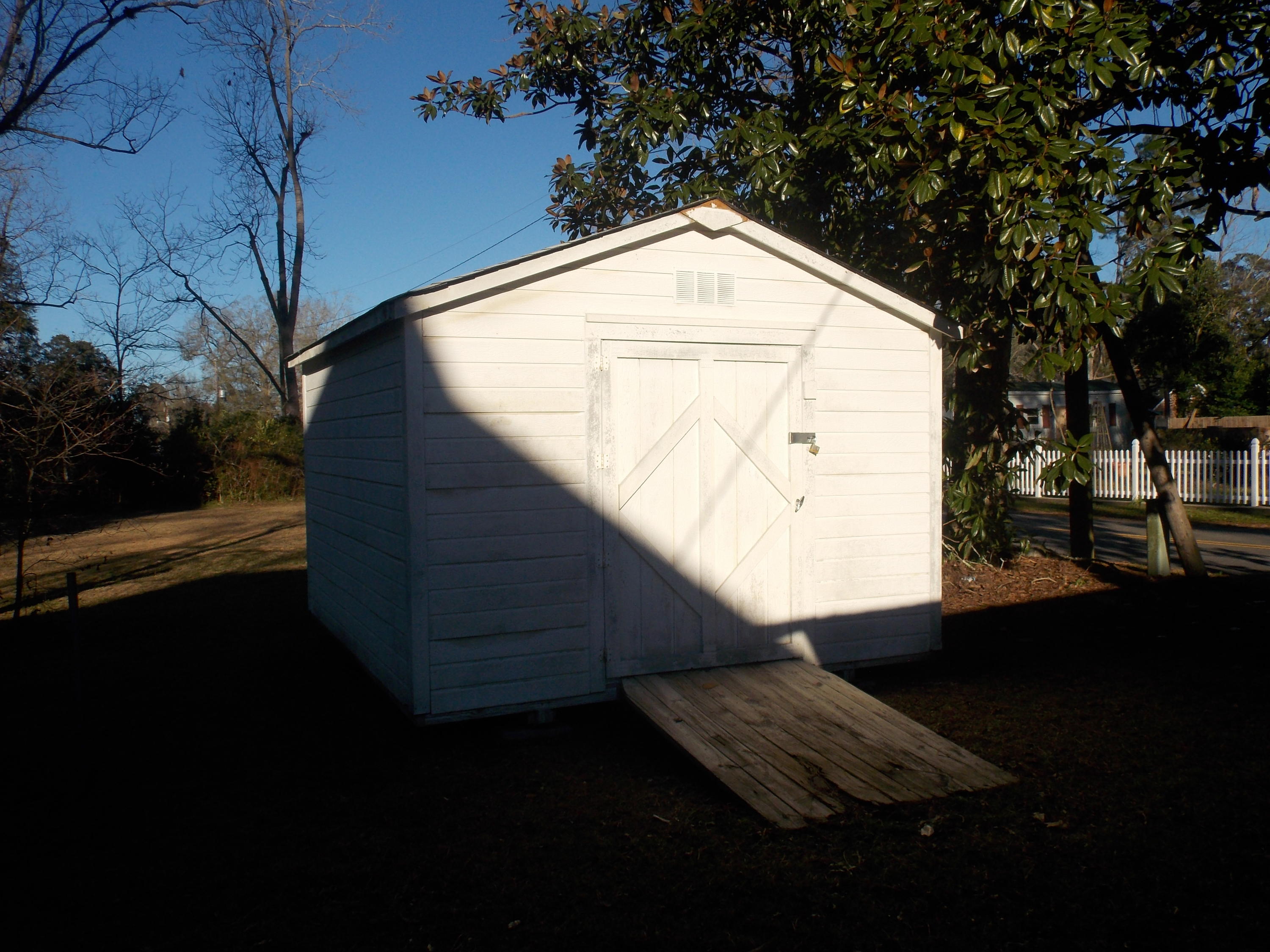 500 Raysor Street St. George, SC 29477 - Photo 6 of 18 500 E