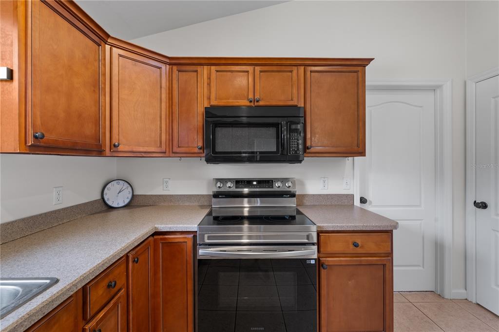 15426 Northwest 136th Terrace Alachua, FL 32615 - Photo 11 of 36