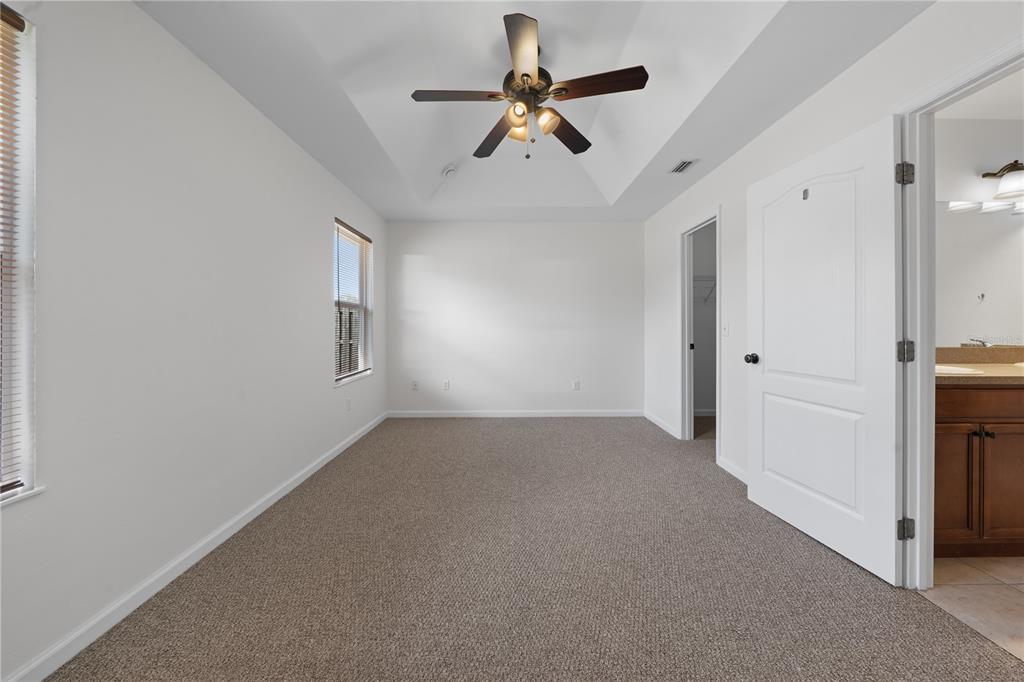 15426 Northwest 136th Terrace Alachua, FL 32615 - Photo 12 of 36