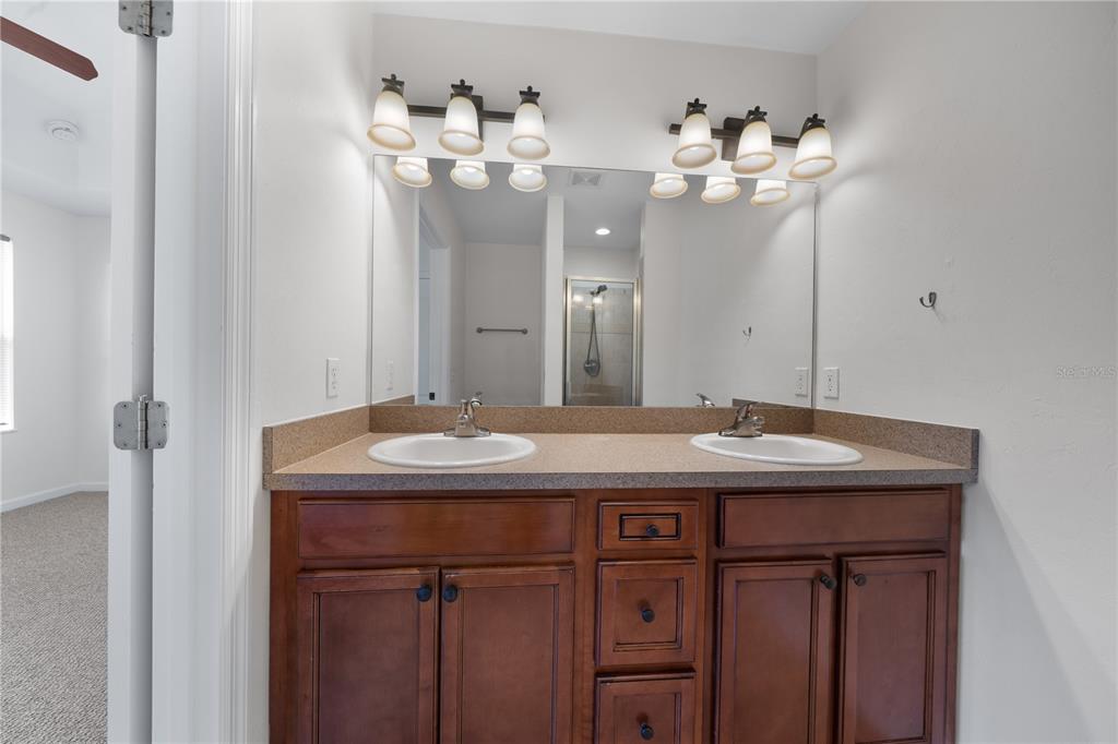 15426 Northwest 136th Terrace Alachua, FL 32615 - Photo 17 of 36