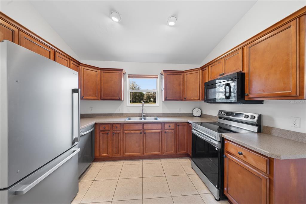 15426 Northwest 136th Terrace Alachua, FL 32615 - Photo 9 of 36