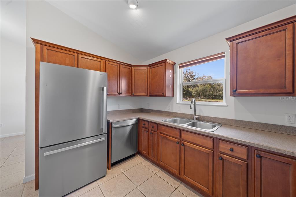 15426 Northwest 136th Terrace Alachua, FL 32615 - Photo 10 of 36