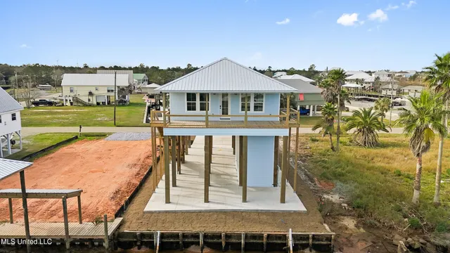 $599,000 | 11064 Manhattan Street, Bay St. Louis, MS 39520