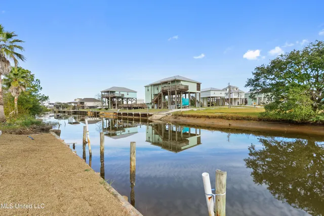 $599,000 | 11064 Manhattan Street, Bay St. Louis, MS 39520