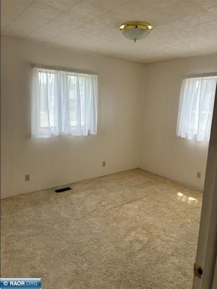 3941 East 19th Street Hibbing, MN 55746 - Photo 8 of 18