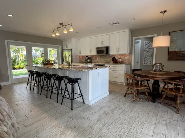 $845,000 | 423 Beacon Street, Tequesta, FL 33469