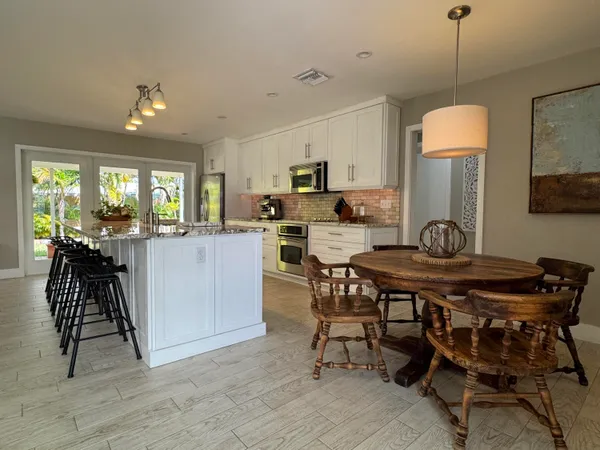 $845,000 | 423 Beacon Street, Tequesta, FL 33469