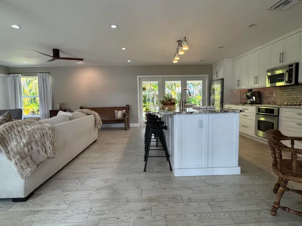 $845,000 | 423 Beacon Street, Tequesta, FL 33469