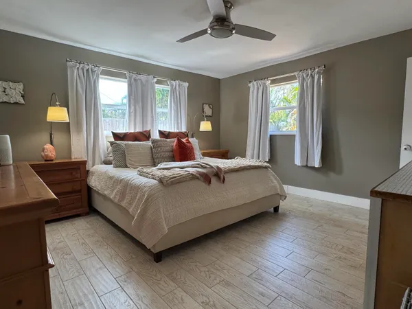 $845,000 | 423 Beacon Street, Tequesta, FL 33469